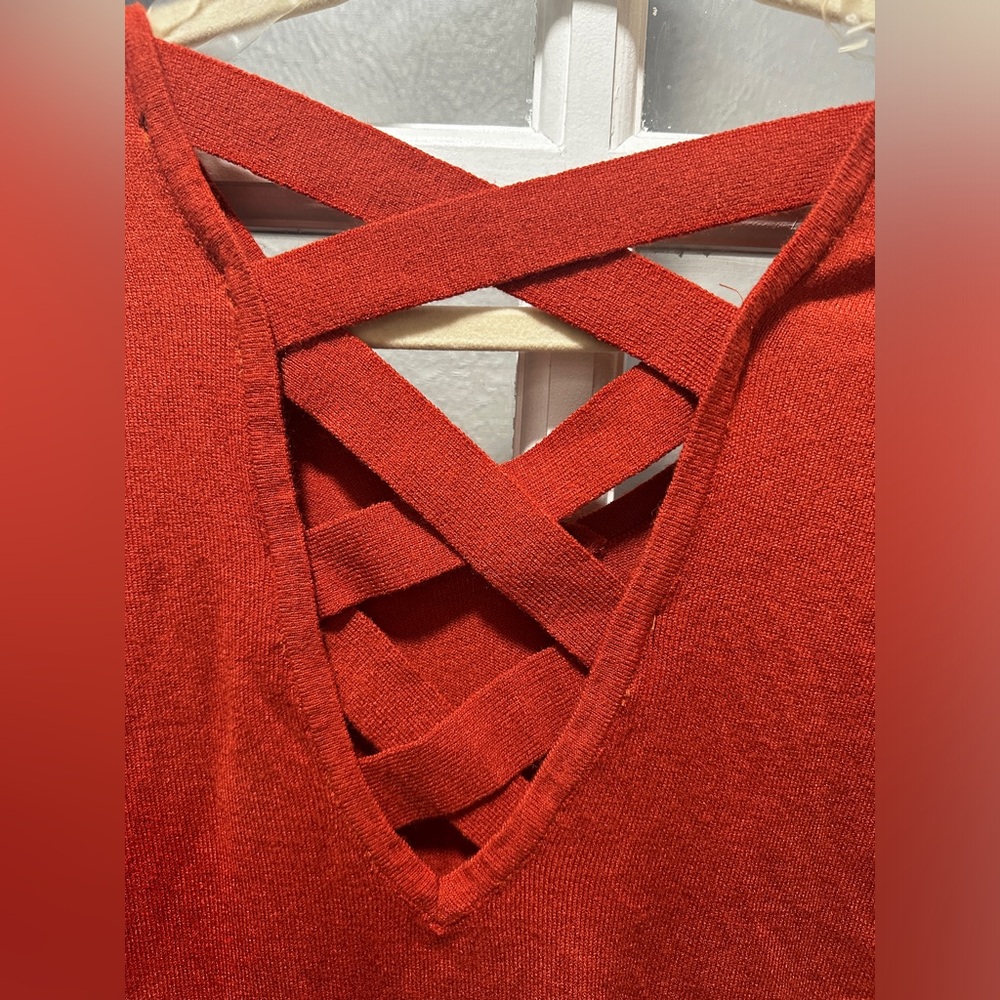 NWOT LOVE ELLIE Mia Back Detail Sweater - Picture 4 of 5